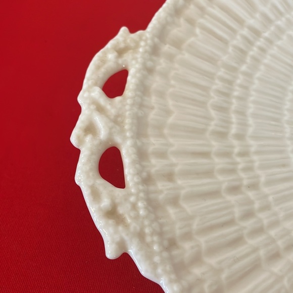 🟡 VINTAGE BELLEEK OPEN HANDLE SERVING PLATE - Picture 2 of 5